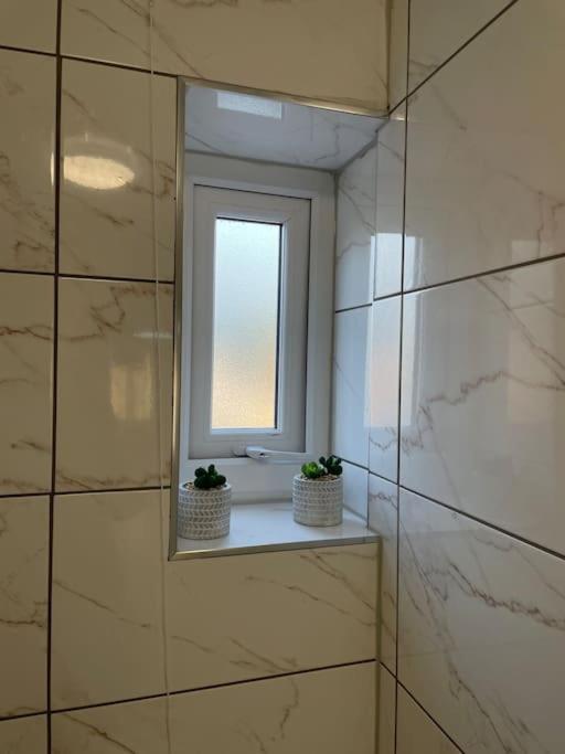 Modern 1 Bed Apartment In The City Centre Of Дербі Екстер'єр фото